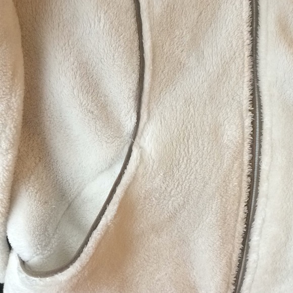 Furry jacket - Picture 4 of 6